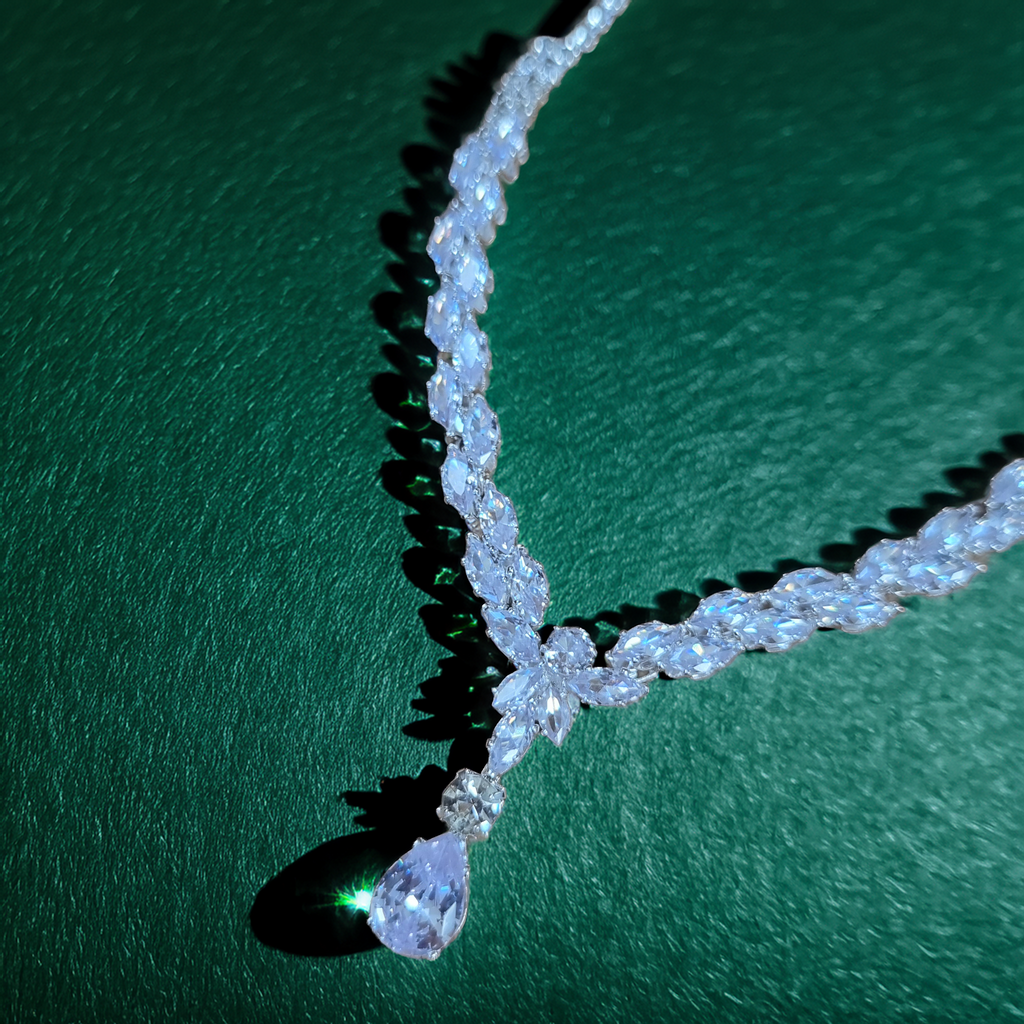 Naszyjnik „Kryształowe Łzy”